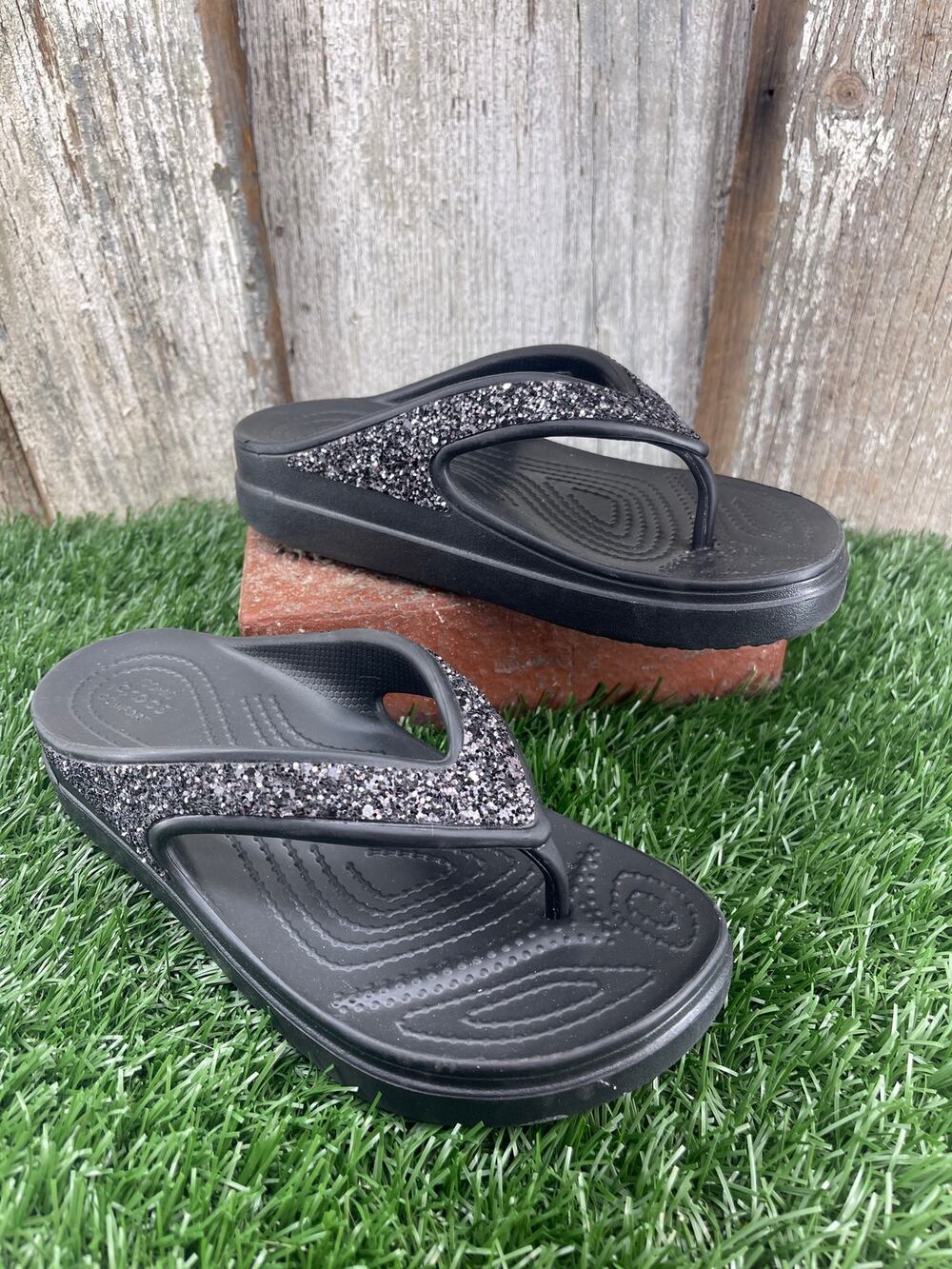 CROCS Sloane Black Silver Glitter Platform Thong Sandals Women's 5